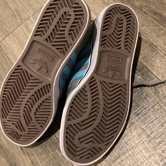 Adidas size Big Kid 5 Seeley J shoes NWT - Picture 8 of 9